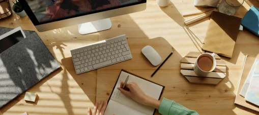 Learning general English from textbooks on various topics un